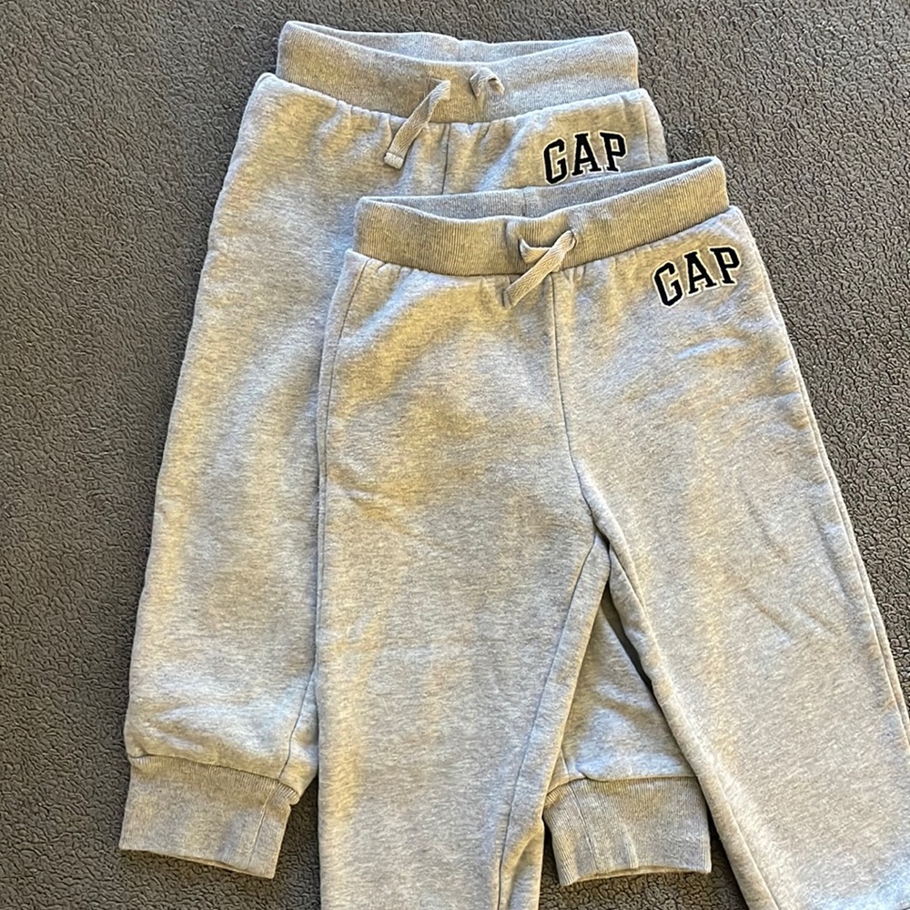 Baby gap fleece joggers 2 pack. GUC